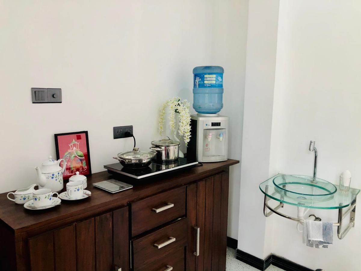 Habaraduwa CentralSiri'S Residencyアパートメント エクステリア 写真